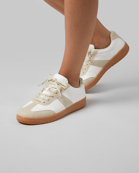 WOMEN'S EVERYDAY SNEAKERS