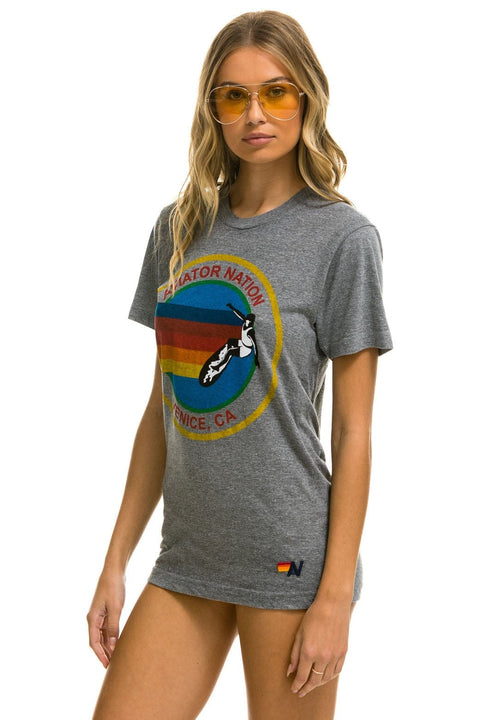 SIGNATURE TEE - HEATHER GREY